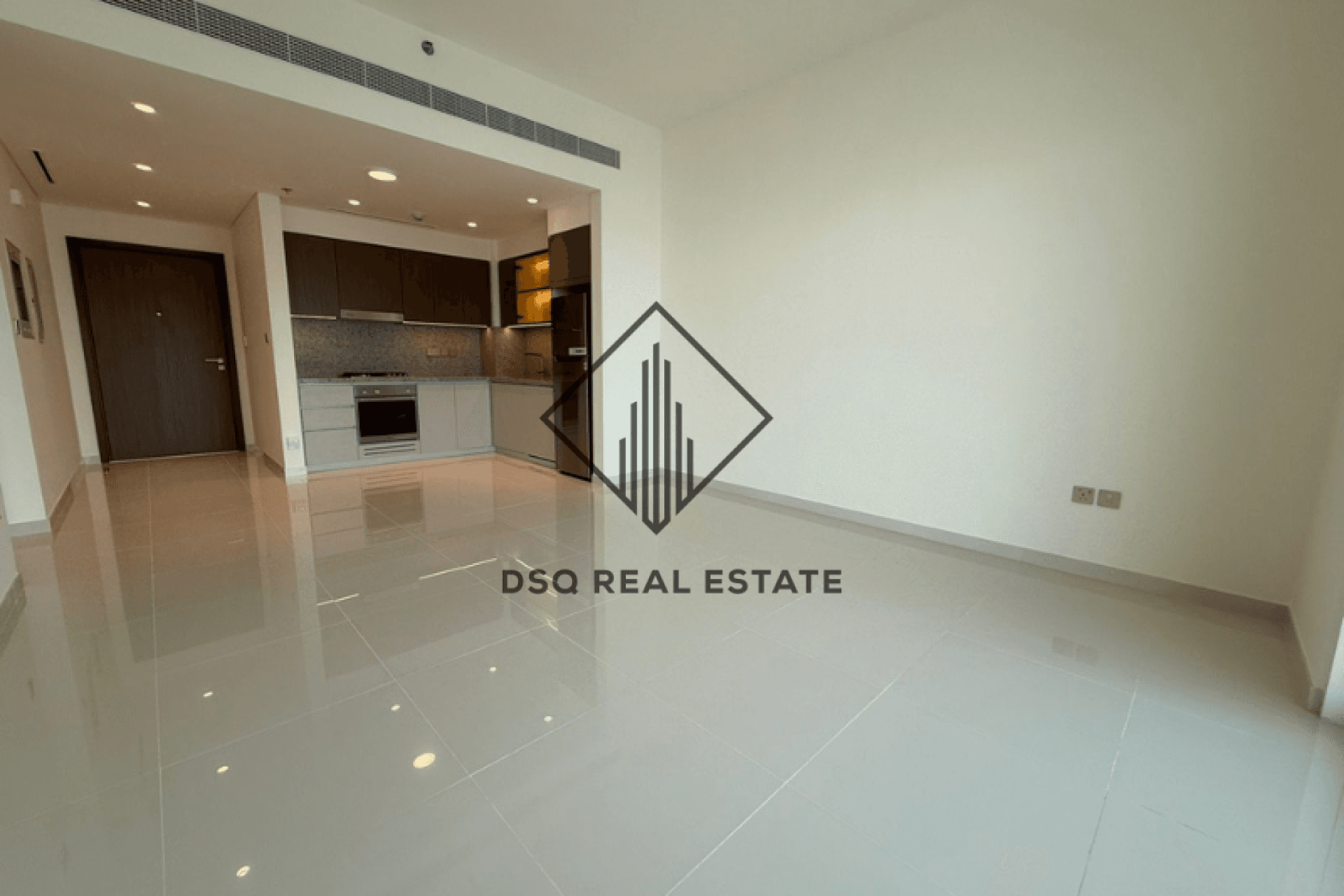 EMAAR BEACHFRONT 1BR I Grand Bleu T1 I Marina Skyline and Palm Views I High Floor I Aed 4M